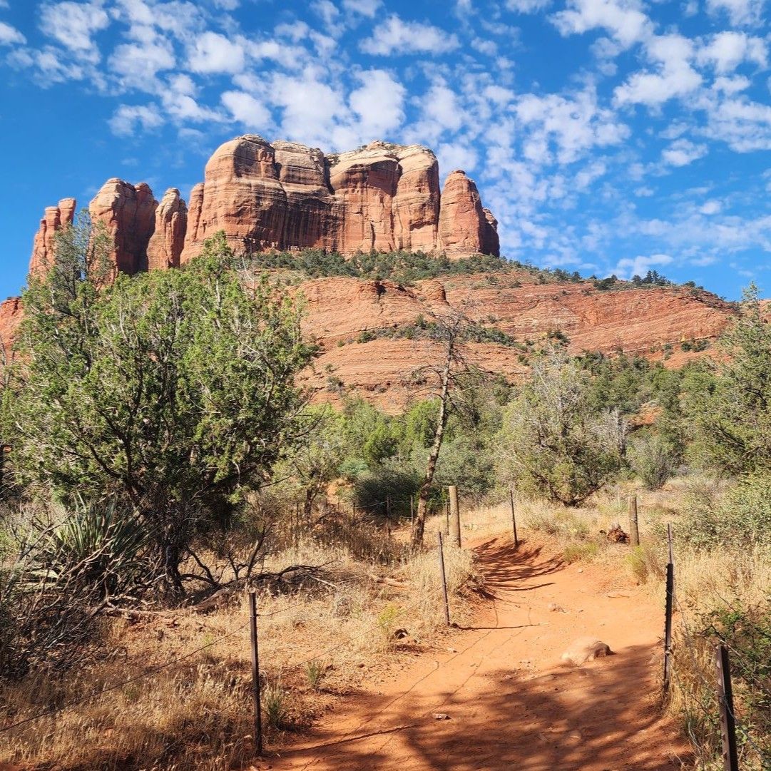 Photo of a hiking trail in Sedona